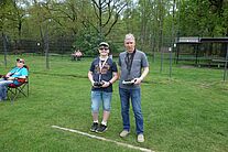 Modellflug AG am Theodor Heuss Gymnasium Schüler Lehrer Fliegen am Modellflugplatz