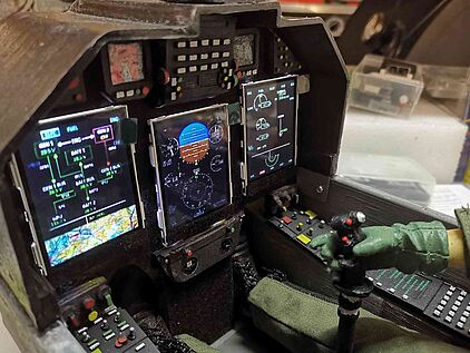 Jetmodell PC 21 von Skymaster mit Micro Cockpit Displays von SMT-RC. Modellflugzeug PC 21